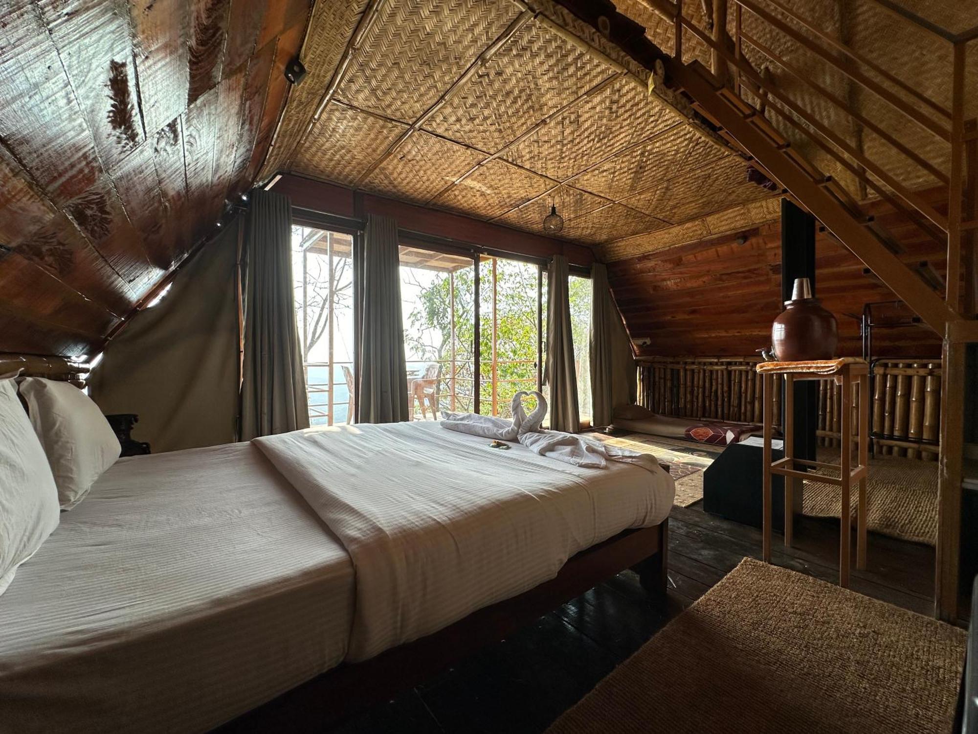 Sunset Valley Kerala Pool Resort - Serene Natural Forest Cottage Stay In Idukki With Sunrise & Sunset Panoramas, Natural Streams & Tranquil Summer Evenings Pīrmed 외부 사진