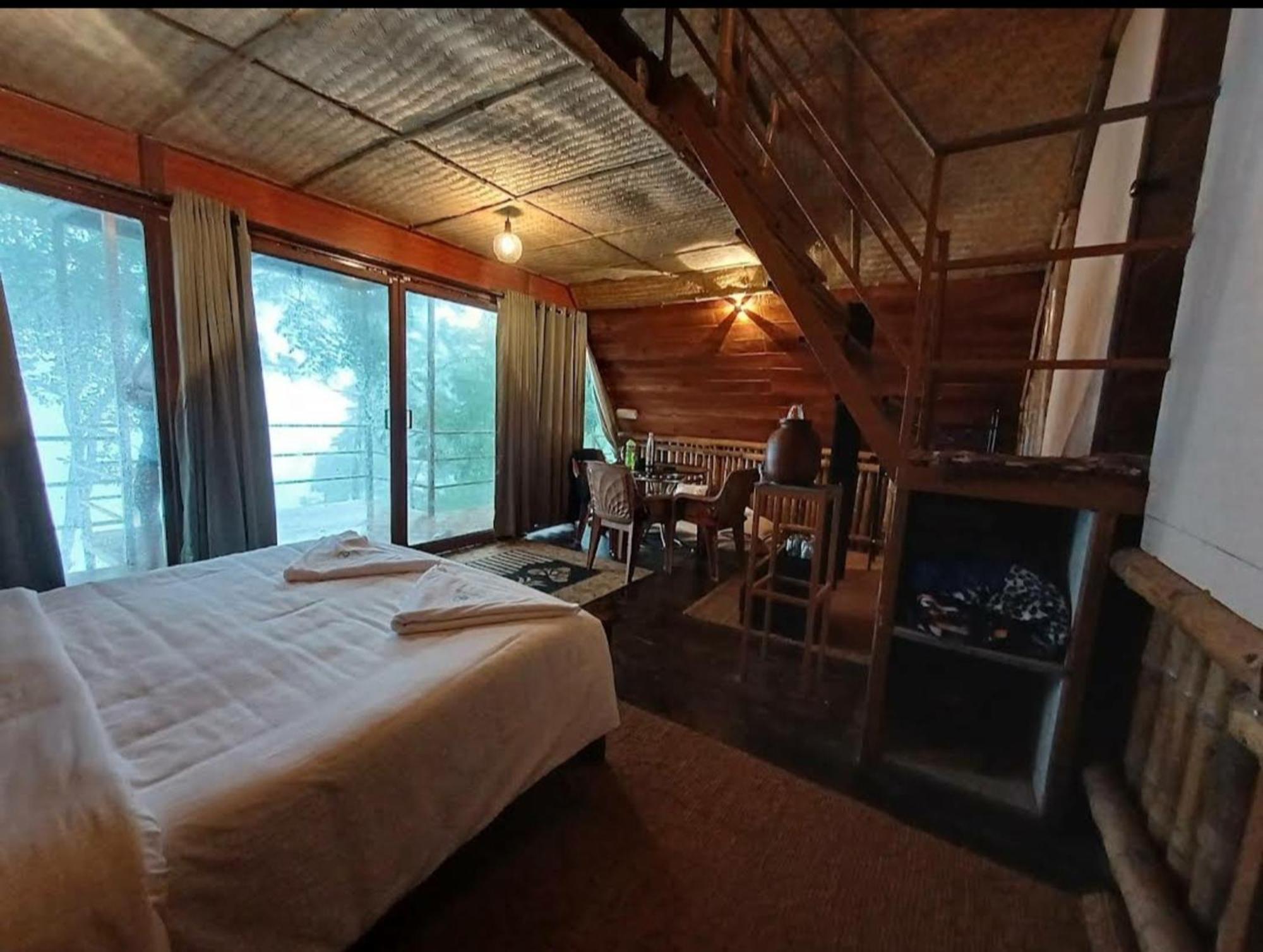 Sunset Valley Kerala Pool Resort - Serene Natural Forest Cottage Stay In Idukki With Sunrise & Sunset Panoramas, Natural Streams & Tranquil Summer Evenings Pīrmed 외부 사진