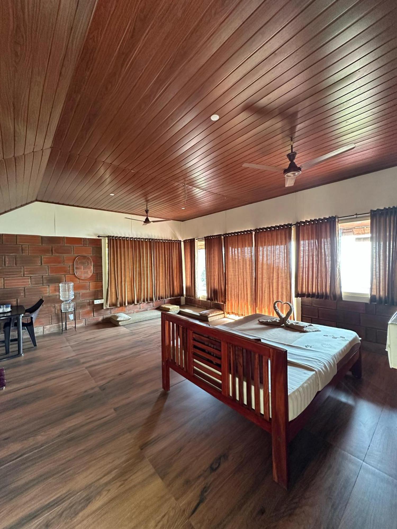Sunset Valley Kerala Pool Resort - Serene Natural Forest Cottage Stay In Idukki With Sunrise & Sunset Panoramas, Natural Streams & Tranquil Summer Evenings Pīrmed 외부 사진